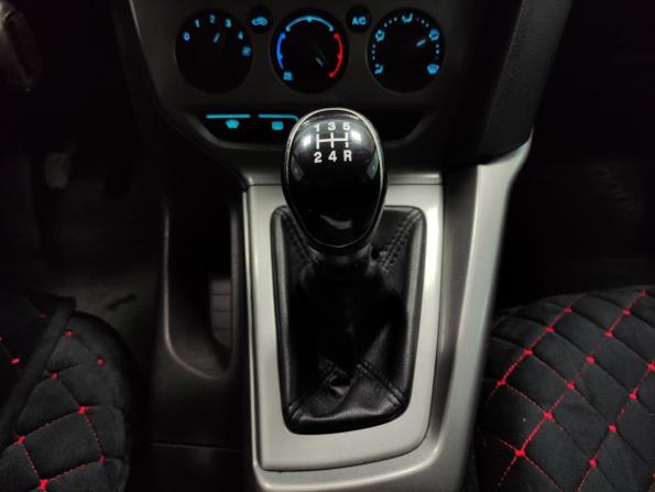 Ford Focus III с пробегом 2013 года, цена 570 000 рублей, 248900 км, хэтчбек, Автокод Объявления