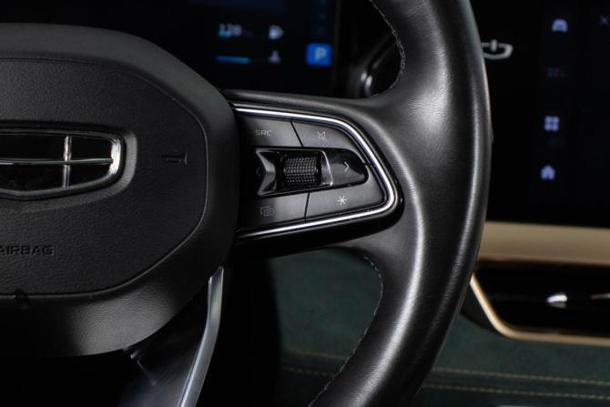 Geely Monjaro I с пробегом 2023 года, цена 3 044 900 рублей, 109741 км, внедорожник, Автокод Объявления