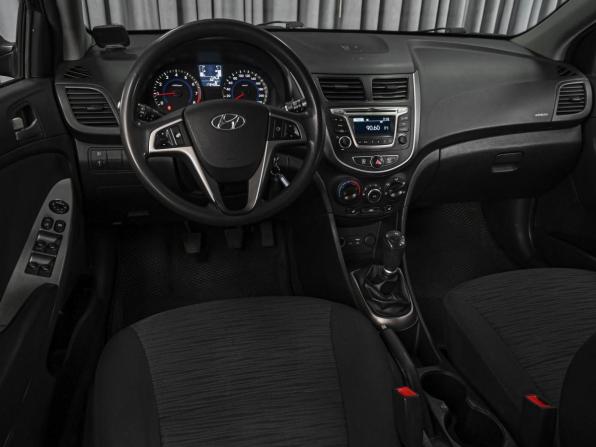 Hyundai Solaris I Рестайлинг с пробегом 2015 года, цена 889 000 рублей, 173408 км, хэтчбек, Автокод Объявления