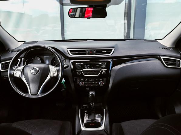 Nissan Qashqai II с пробегом 2017 года, цена 1 635 000 рублей, 165713 км, внедорожник, Автокод Объявления
