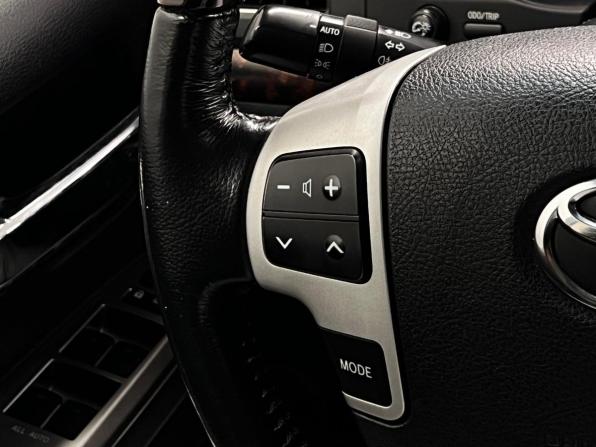 Toyota Land Cruiser 200 Series Рестайлинг 1 с пробегом 2013 года, цена 3 699 000 рублей, 302325 км, внедорожник, Автокод Объявления
