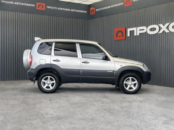 Chevrolet Niva I Рестайлинг с пробегом 2011 года, цена 427 000 рублей, 234814 км, внедорожник, Автокод Объявления