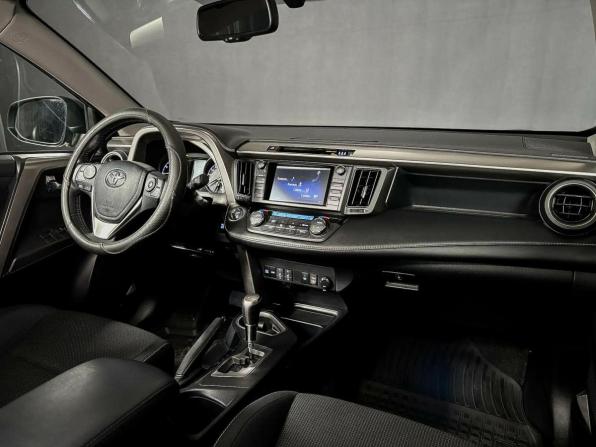 Toyota RAV4 IV (XA40) Рестайлинг с пробегом 2017 года, цена 2 230 000 рублей, 127516 км, внедорожник, Автокод Объявления