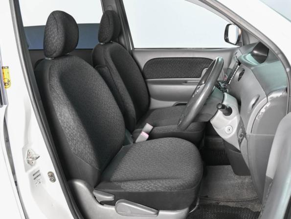 Toyota Sienta I Рестайлинг 2 с пробегом 2012 года, цена 949 000 рублей, 120249 км, компактвэн, Автокод Объявления