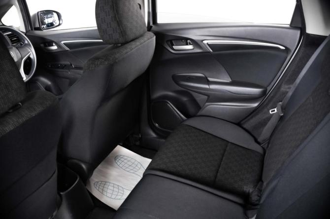 Honda Fit III с пробегом 2015 года, цена 1 099 000 рублей, 196846 км, хэтчбек, Автокод Объявления