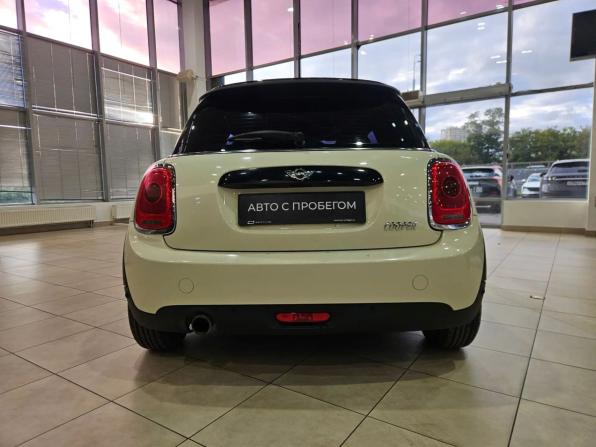 Mini Hatch III (F55/F56) с пробегом 2017 года, цена 1 580 000 рублей, 148677 км, хэтчбек, Автокод Объявления