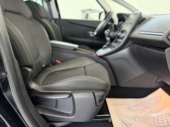 Renault Scenic IV с пробегом 2020 года, цена 1 645 000 рублей, 127158 км, компактвэн, Автокод Объявления