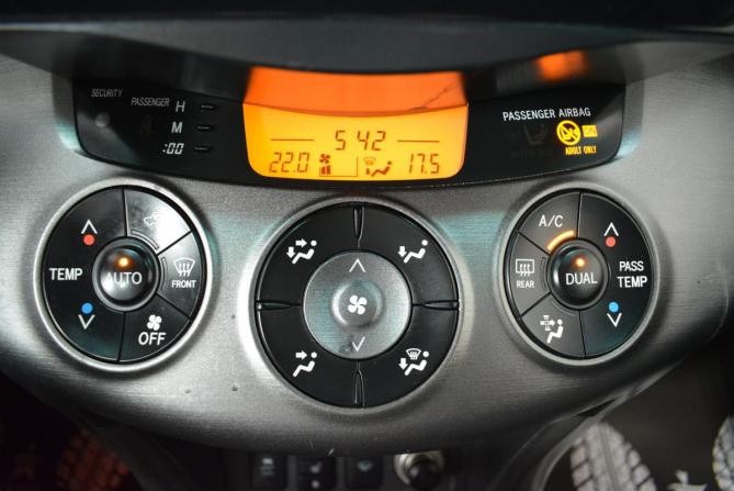 Toyota RAV4 III (XA30) Рестайлинг с пробегом 2011 года, цена 1 249 000 рублей, 243670 км, внедорожник, Автокод Объявления
