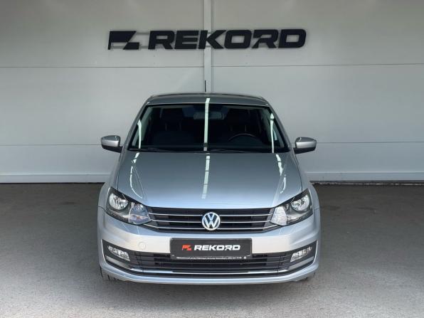 Volkswagen Polo V Рестайлинг с пробегом 2017 года, цена 1 529 000 рублей, 62500 км, седан, Автокод Объявления