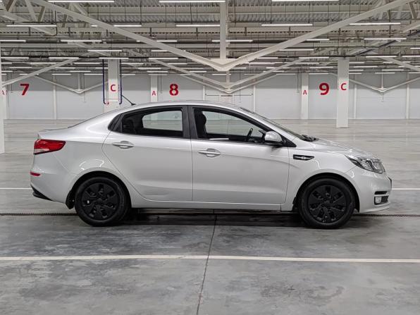 Kia Rio III Рестайлинг с пробегом 2016 года, цена 990 000 рублей, 92789 км, седан, Автокод Объявления