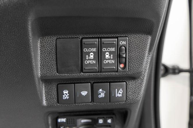 Honda Freed II с пробегом 2018 года, цена 1 889 000 рублей, 95800 км, компактвэн, Автокод Объявления