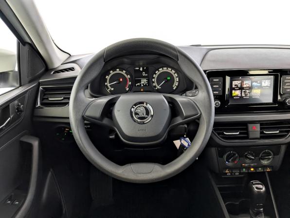 Skoda Rapid II с пробегом 2022 года, цена 1 690 000 рублей, 60030 км, лифтбек, Автокод Объявления
