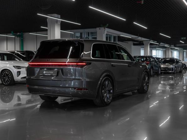 Li Auto (Lixiang) L9 I Рестайлинг с пробегом 2025 года, цена 10 700 000 рублей, 44 км, внедорожник, Автокод Объявления