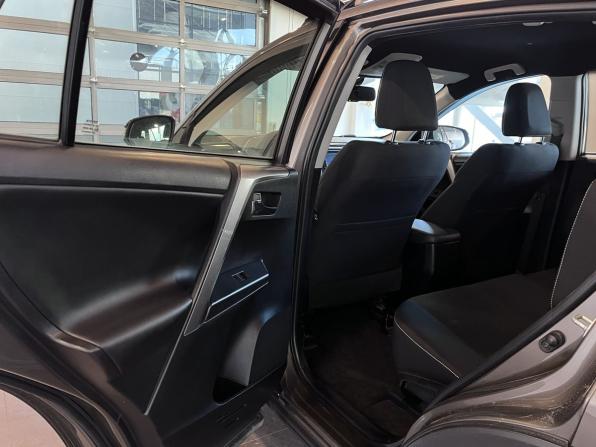 Toyota RAV4 IV (XA40) Рестайлинг с пробегом 2017 года, цена 2 911 200 рублей, 74809 км, внедорожник, Автокод Объявления