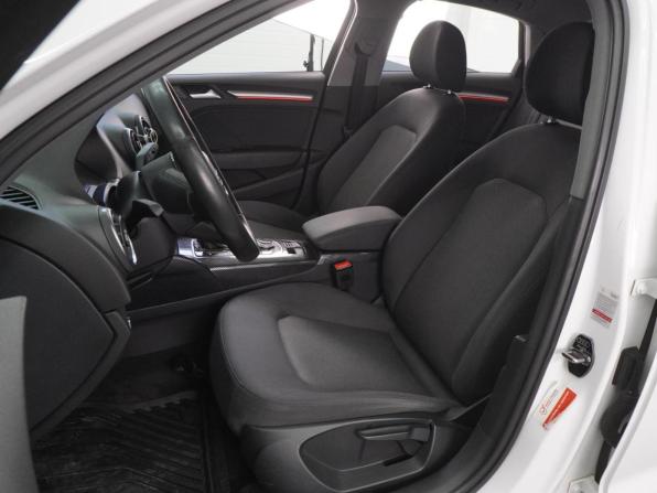 Audi A3 III (8V) Рестайлинг с пробегом 2016 года, цена 1 517 000 рублей, 179129 км, седан, Автокод Объявления