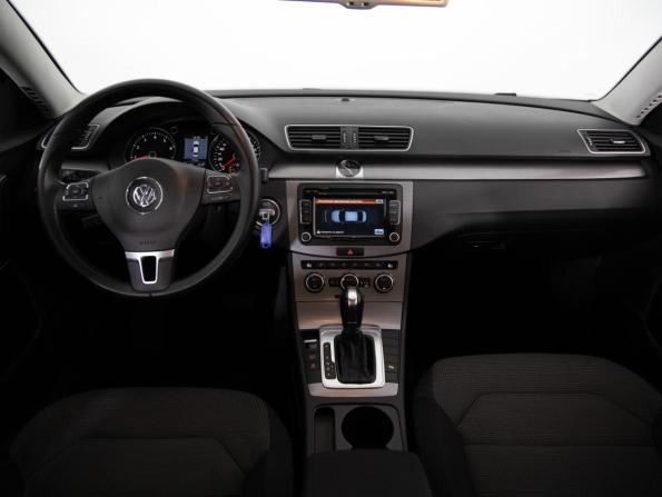 Volkswagen Passat B7 с пробегом 2012 года, цена 999 000 рублей, 210454 км, седан, Автокод Объявления