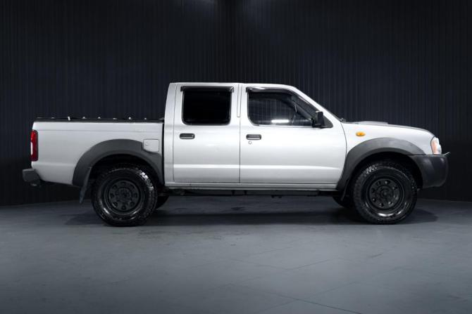 Nissan NP300 с пробегом 2009 года, цена 699 000 рублей, 349162 км, пикап, Автокод Объявления