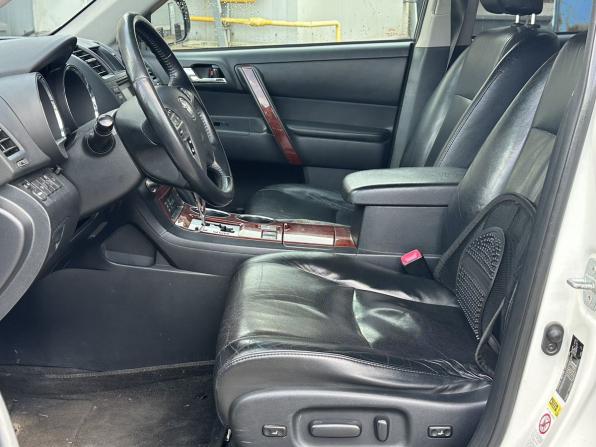 Toyota Highlander II (XU40) Рестайлинг с пробегом 2011 года, цена 1 690 000 рублей, 247271 км, внедорожник, Автокод Объявления