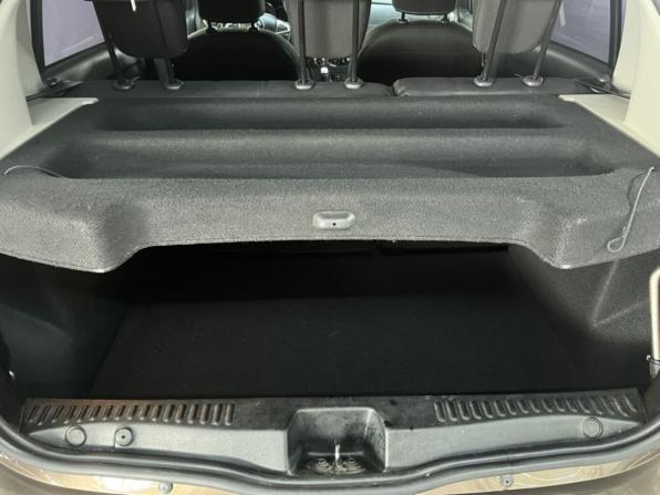 Renault Sandero II Рестайлинг с пробегом 2022 года, цена 1 365 000 рублей, 72331 км, хэтчбек, Автокод Объявления