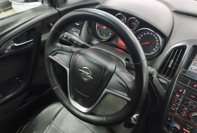 Opel Astra J Рестайлинг с пробегом 2012 года, цена 449 000 рублей, 235765 км, седан, Автокод Объявления