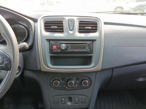 Renault Sandero II с пробегом 2015 года, цена 1 055 000 рублей, 74561 км, хэтчбек, Автокод Объявления