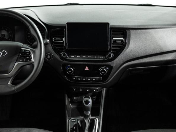 Hyundai Solaris II Рестайлинг с пробегом 2021 года, цена 1 598 960 рублей, 93038 км, седан, Автокод Объявления
