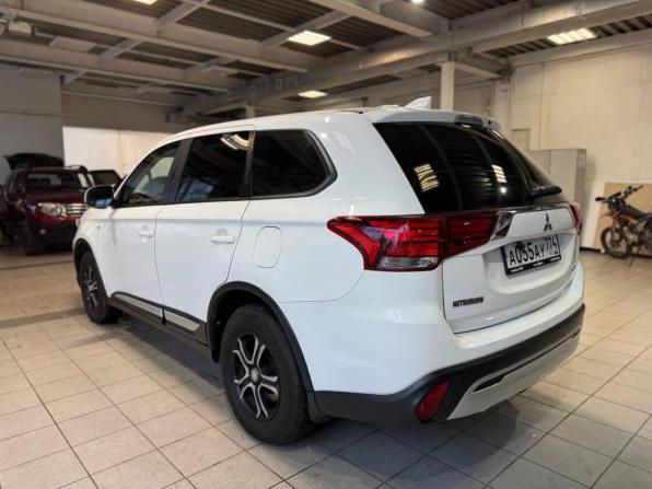 Mitsubishi Outlander III Рестайлинг 2 с пробегом 2018 года, цена 1 939 000 рублей, 82067 км, внедорожник, Автокод Объявления