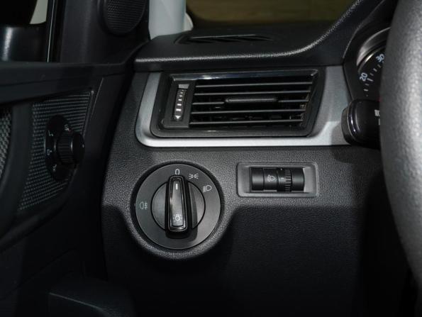 Skoda Rapid I с пробегом 2015 года, цена 979 000 рублей, 118339 км, лифтбек, Автокод Объявления
