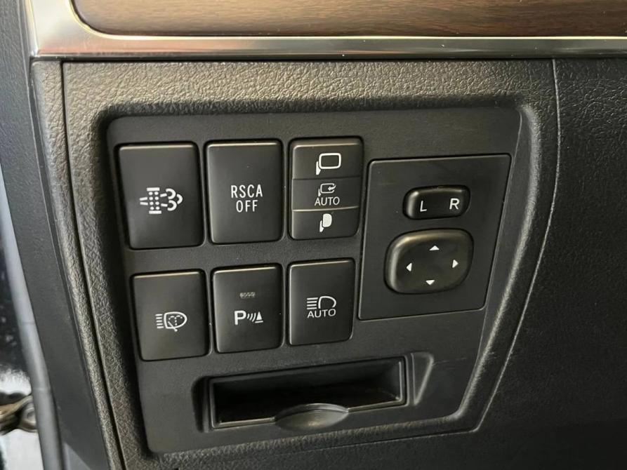 Toyota Land Cruiser 200 Series Рестайлинг 2 Челябинск  - изображение 18
