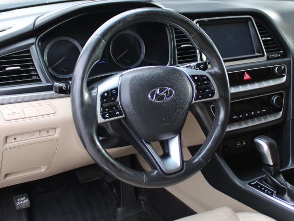Hyundai Sonata VII (LF) Рестайлинг с пробегом 2019 года, цена 1 749 000 рублей, 146600 км, седан, Автокод Объявления