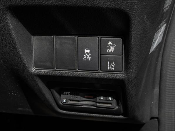 Honda Stepwgn V с пробегом 2017 года, цена 2 150 000 рублей, 71263 км, минивэн, Автокод Объявления