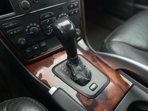 Volvo XC70 I Рестайлинг с пробегом 2006 года, цена 749 000 рублей, 336000 км, универсал, Автокод Объявления