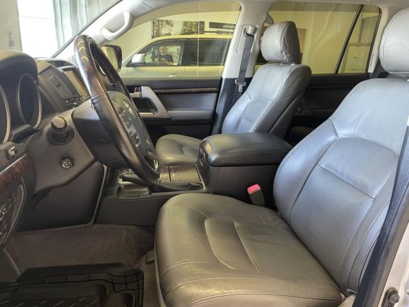 Toyota Land Cruiser 200 Series с пробегом 2010 года, цена 2 870 000 рублей, 236000 км, внедорожник, Автокод Объявления