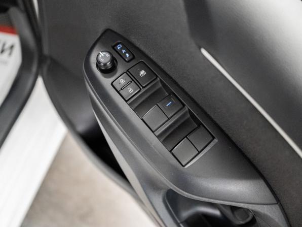 Toyota Yaris IV с пробегом 2020 года, цена 1 120 000 рублей, 108000 км, хэтчбек, Автокод Объявления