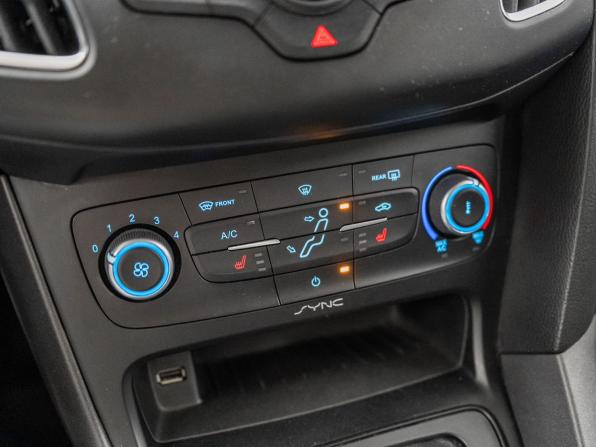Ford Focus III Рестайлинг с пробегом 2018 года, цена 999 000 рублей, 93572 км, хэтчбек, Автокод Объявления