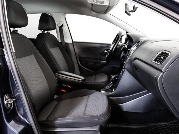 Volkswagen Polo V Рестайлинг с пробегом 2015 года, цена 999 000 рублей, 200357 км, седан, Автокод Объявления