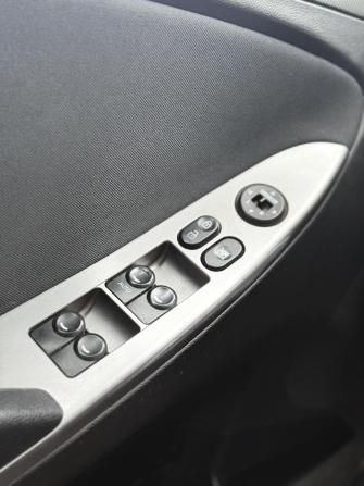 Hyundai Solaris I Рестайлинг с пробегом 2015 года, цена 919 000 рублей, 90000 км, хэтчбек, Автокод Объявления