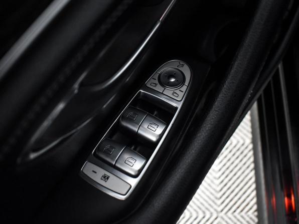 Mercedes-Benz E-Класс V (W213 S213 C238) Рестайлинг с пробегом 2021 года, цена 3 465 000 рублей, 242106 км, седан, Автокод Объявления