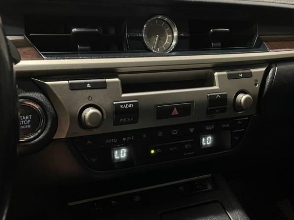 Lexus ES VI с пробегом 2014 года, цена 1 778 000 рублей, 266639 км, седан, Автокод Объявления