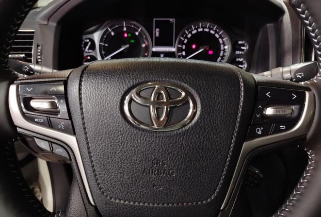 Toyota Land Cruiser 200 Series Рестайлинг 2 с пробегом 2016 года, цена 5 600 000 рублей, 269212 км, внедорожник, Автокод Объявления