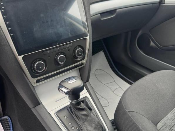Skoda Octavia II (A5) Рестайлинг с пробегом 2011 года, цена 751 000 рублей, 265127 км, лифтбек, Автокод Объявления
