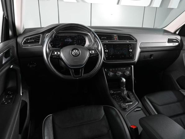 Volkswagen Tiguan II с пробегом 2018 года, цена 2 599 000 рублей, 109651 км, внедорожник, Автокод Объявления