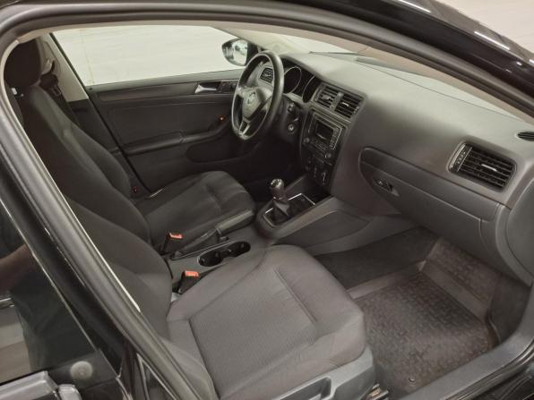 Volkswagen Jetta VI Рестайлинг с пробегом 2015 года, цена 977 000 рублей, 170897 км, седан, Автокод Объявления