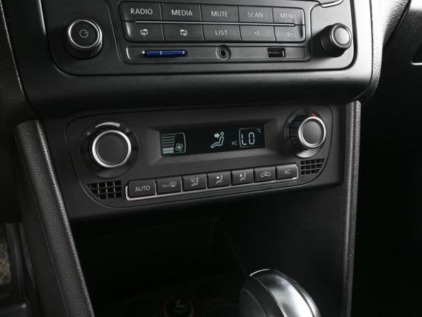 Volkswagen Polo V с пробегом 2013 года, цена 899 000 рублей, 195829 км, седан, Автокод Объявления