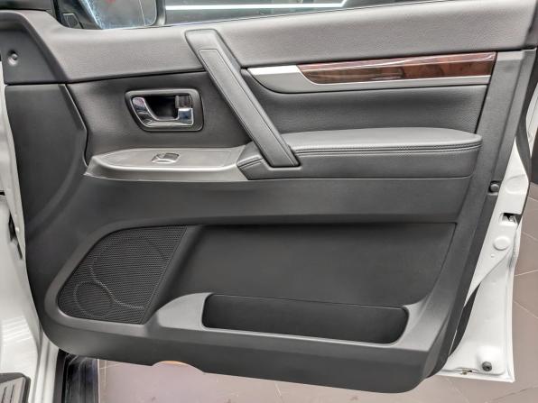 Mitsubishi Pajero IV Рестайлинг 2 с пробегом 2020 года, цена 4 000 000 рублей, 46152 км, внедорожник, Автокод Объявления