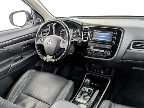 Mitsubishi Outlander III Рестайлинг 2 с пробегом 2018 года, цена 1 875 000 рублей, 213152 км, внедорожник, Автокод Объявления