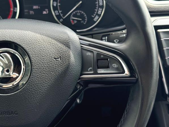 Skoda Superb III с пробегом 2015 года, цена 1 650 000 рублей, 189000 км, лифтбек, Автокод Объявления