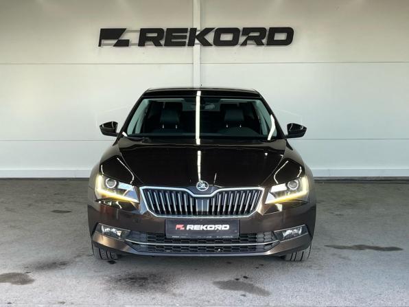 Skoda Superb III с пробегом 2016 года, цена 2 099 000 рублей, 142354 км, лифтбек, Автокод Объявления
