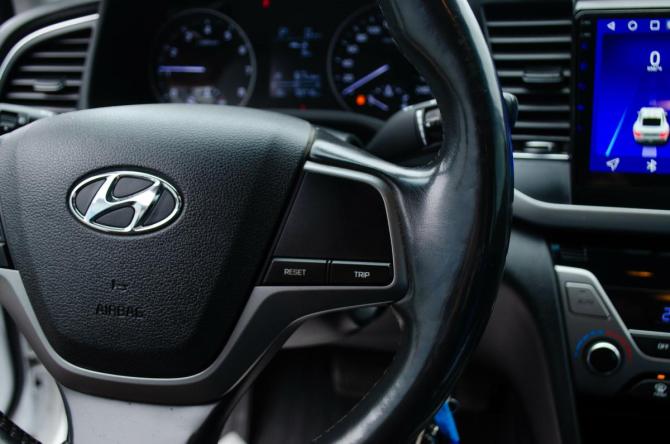 Hyundai Elantra VI (AD) с пробегом 2018 года, цена 1 580 000 рублей, 93000 км, седан, Автокод Объявления