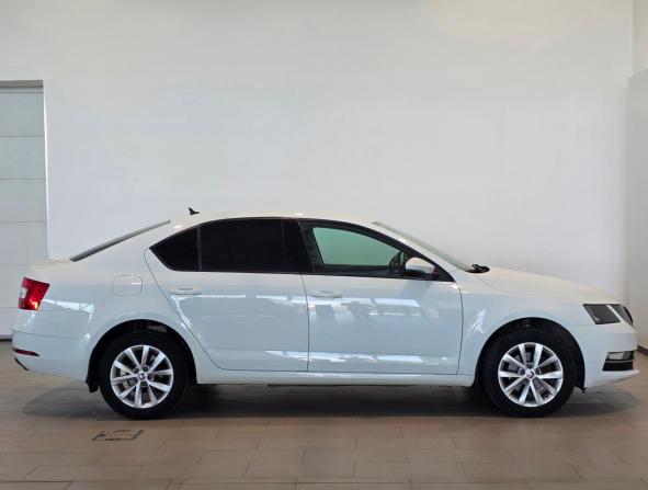 Skoda Octavia III (A7) Рестайлинг с пробегом 2017 года, цена 1 550 000 рублей, 183713 км, лифтбек, Автокод Объявления